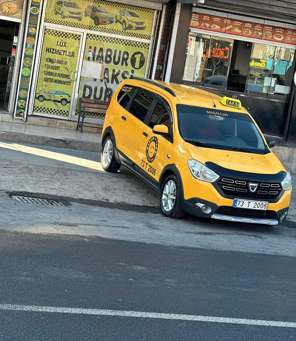 Habur 1 Taksi aracı, Silopi taksi durağı önünde